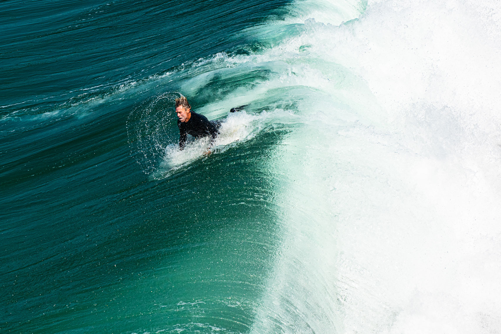 201704009-05_ManhattanBeach_pier_surfing0164